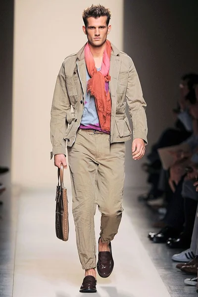 Look 4